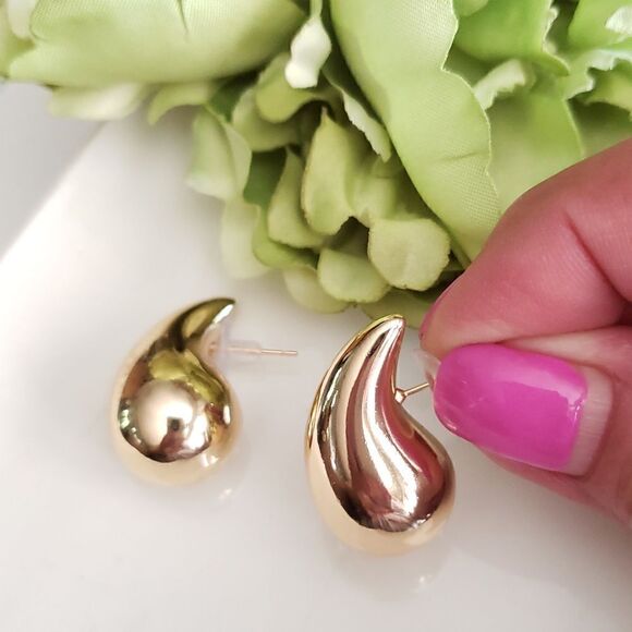 New! Anthro Petra Drop Earrings - Picture 6 of 12